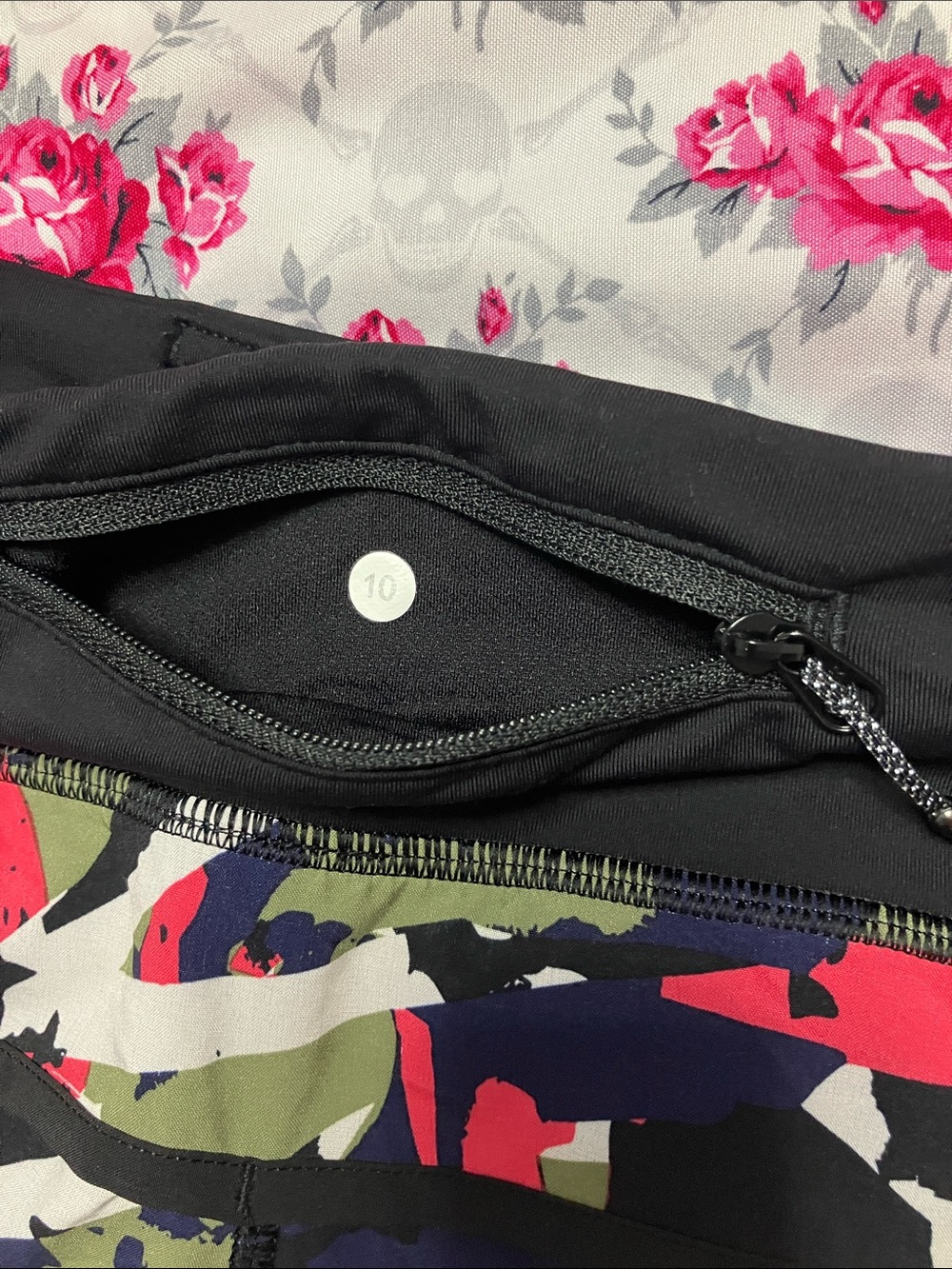 Lululemon Speed Short 2.5” Sz 10 in Pop Cut Boom Juice Multi/Black - Picture 6 of 12
